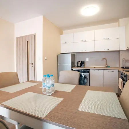 2br W/ Private Garage