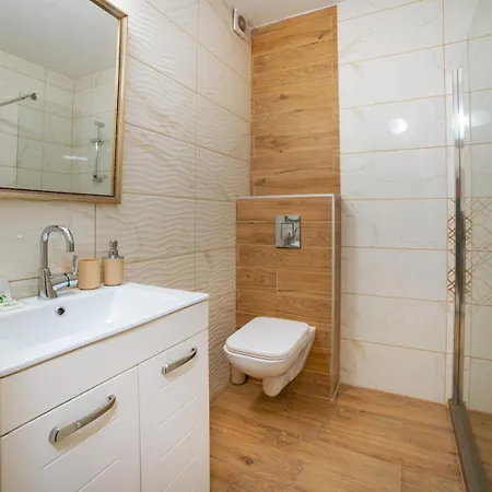 2br W/ Private Garage * ヴェリコ・タルノヴォ