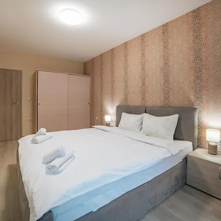 アパート 2br W/ Private Garage ヴェリコ・タルノヴォ